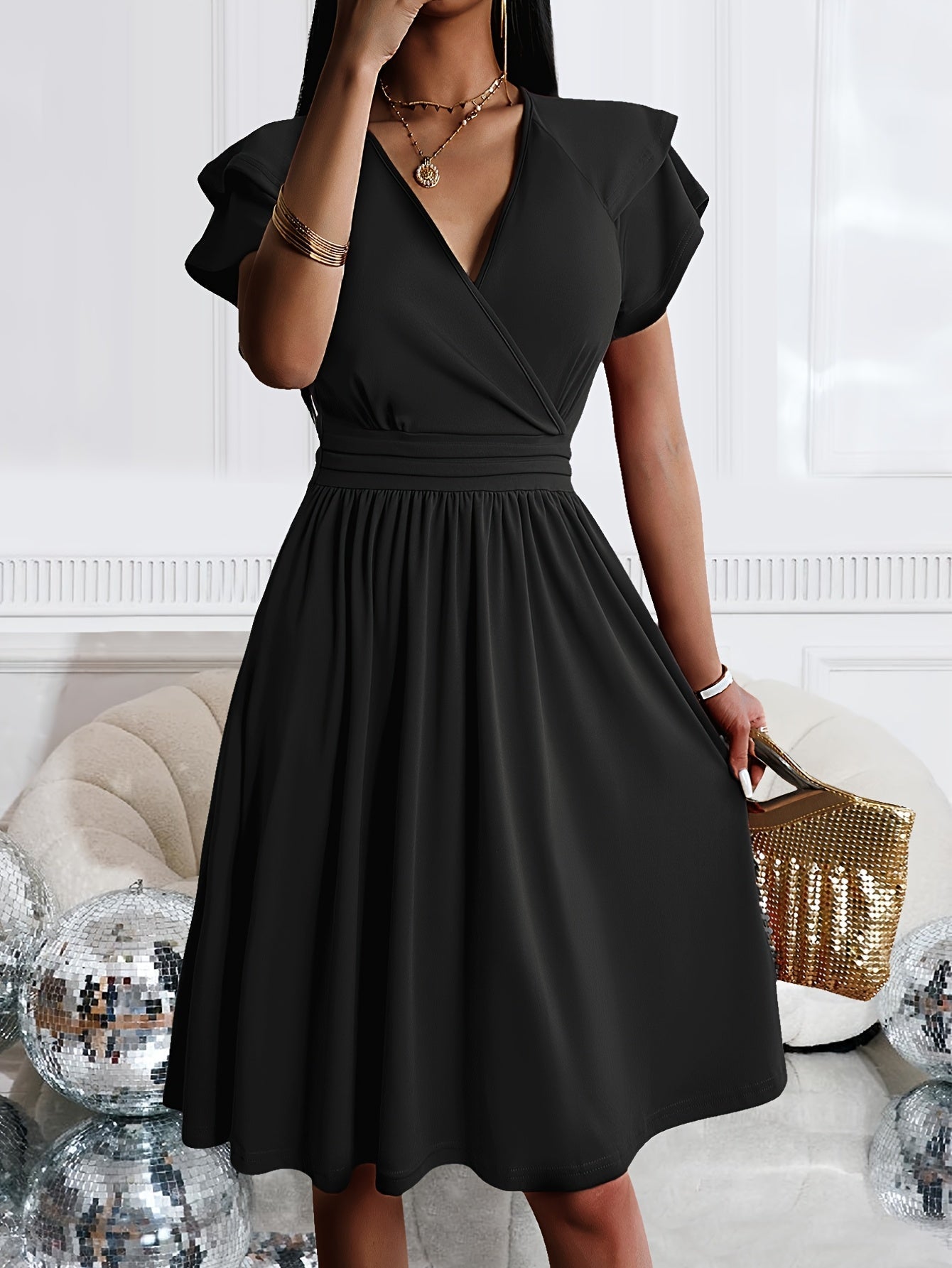 Chic V - Neck Summer Dress with Ruffle Sleeves - GlowéChic V - Neck Summer Dress with Ruffle SleevesGlowéDresses