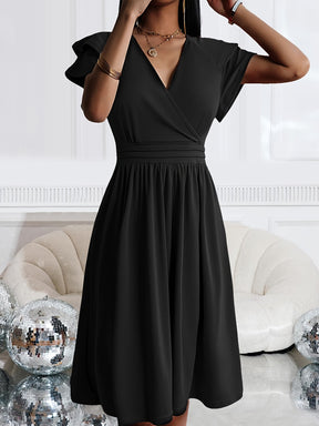 Chic V - Neck Summer Dress with Ruffle Sleeves - GlowéChic V - Neck Summer Dress with Ruffle SleevesGlowéDresses